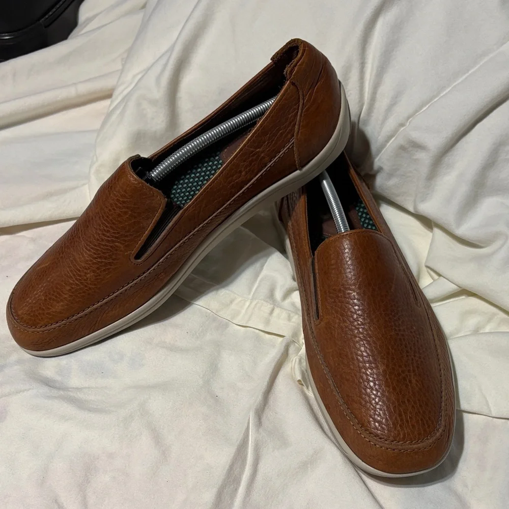 SAS Men's Tan Leather Slip-On Loafers - Picture 1 of 6